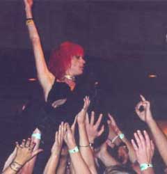 Terri lsst sich feiern