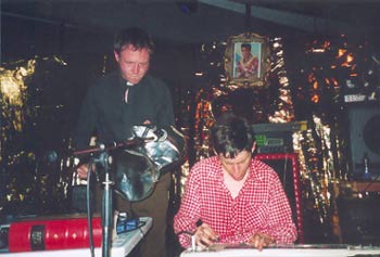 Janos u. Robert begleiten den Reverend